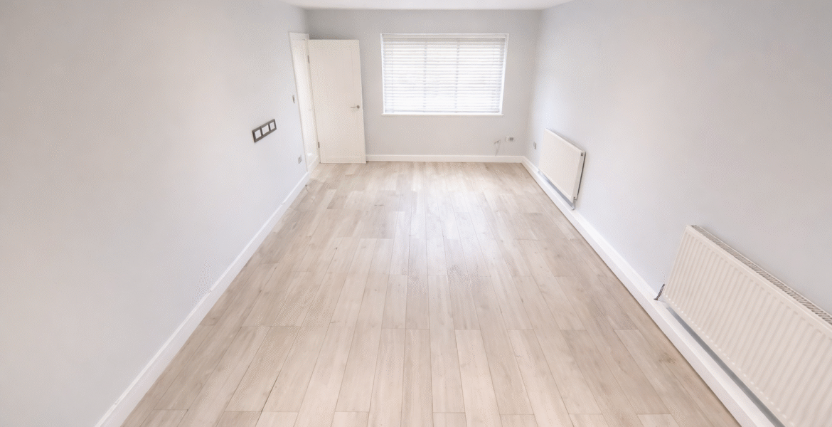 Bright and airy room with window