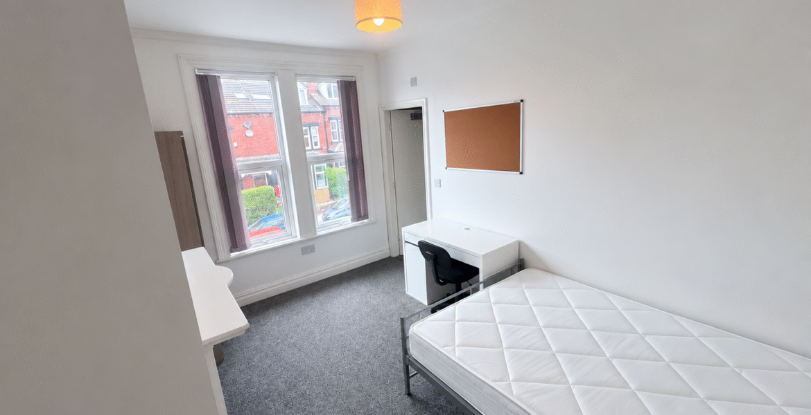 Clean Scandinavian Student Room