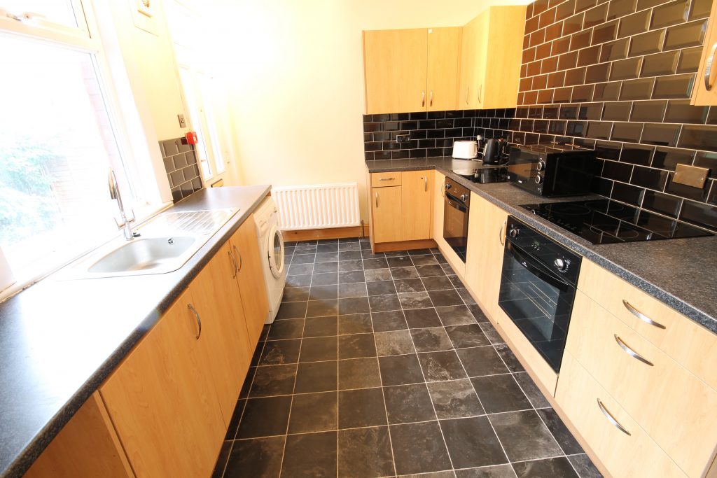 Headingley Avenue, Headingley, Leeds, LS6 3EP (22061) sbliving sbliving