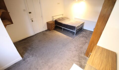 Room 2, Knowle Avenue, Burley, Leeds, LS4 2PQ