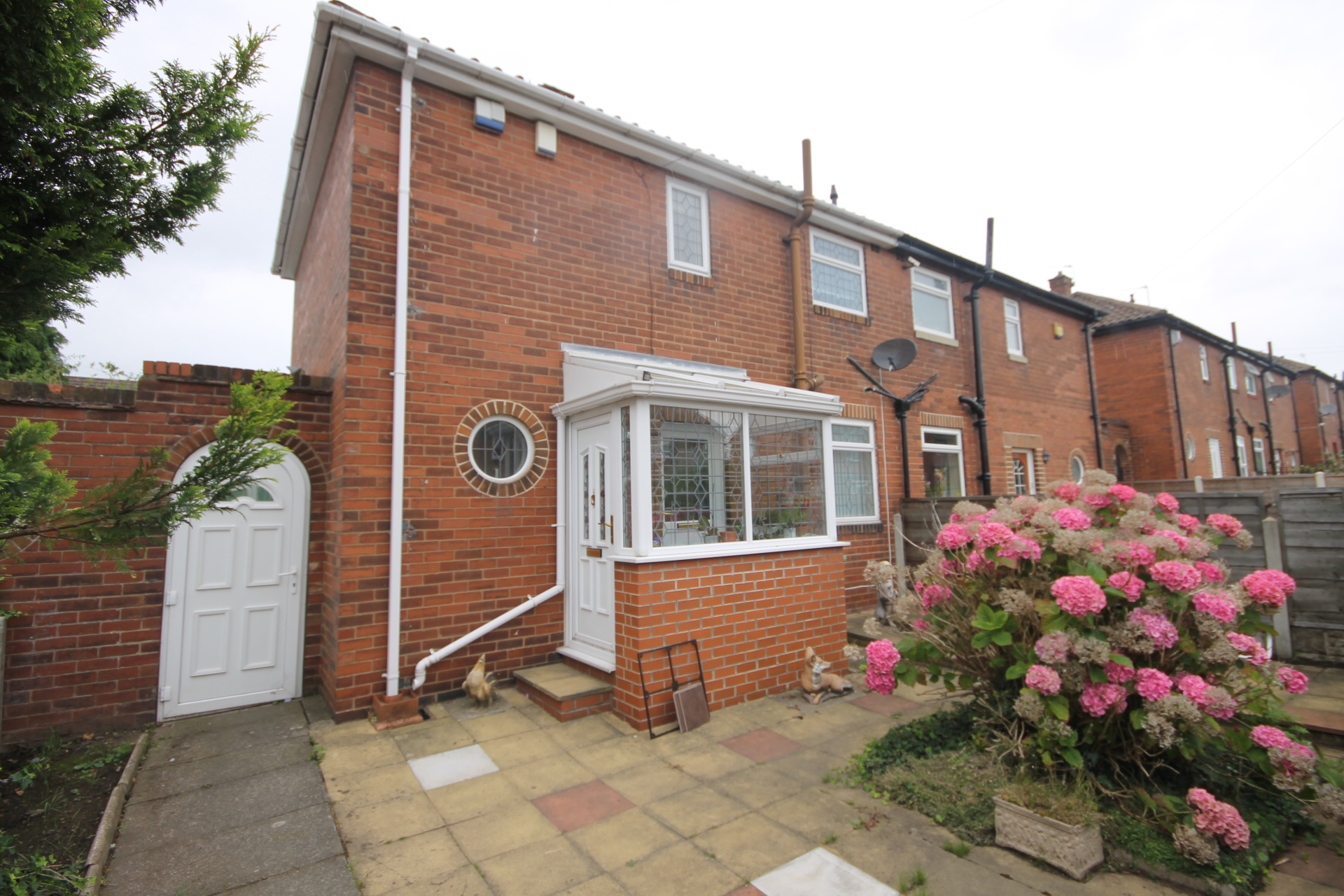 Churchfield Lane, Rothwell, Leeds, LS26 0NE (3982) sbliving sbliving