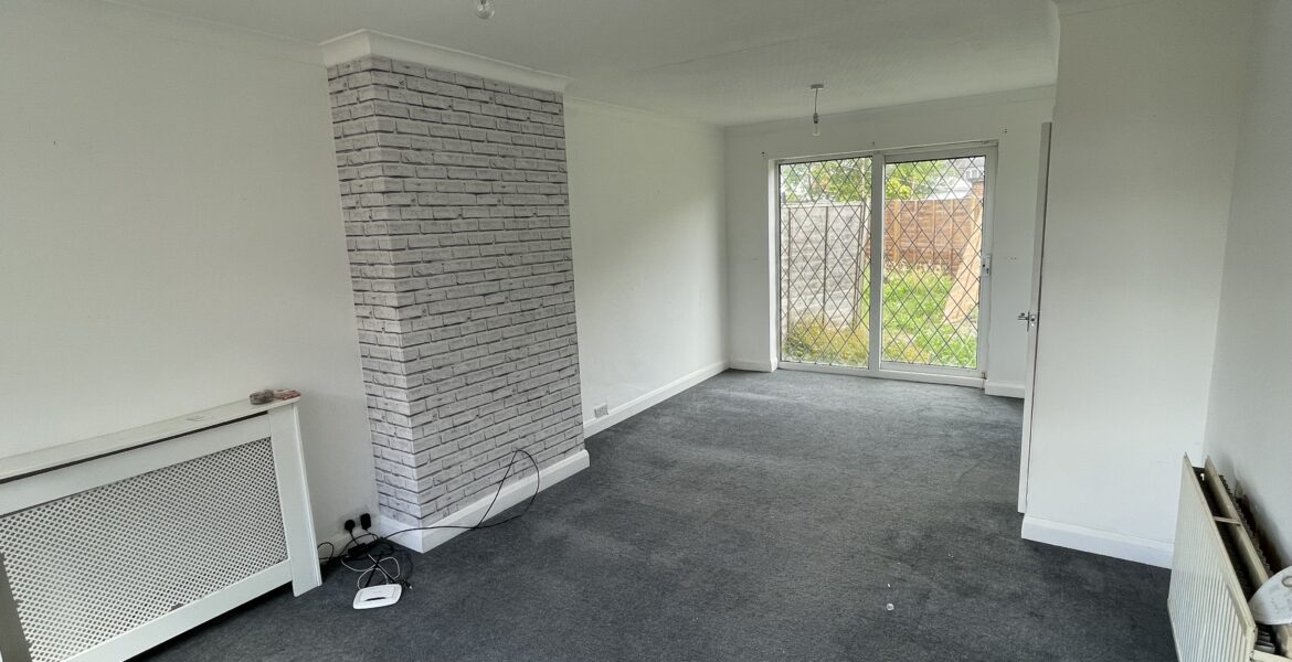 449 Staveley Road, Hull, East Riding, HU9 4BG (27702) sbliving sbliving