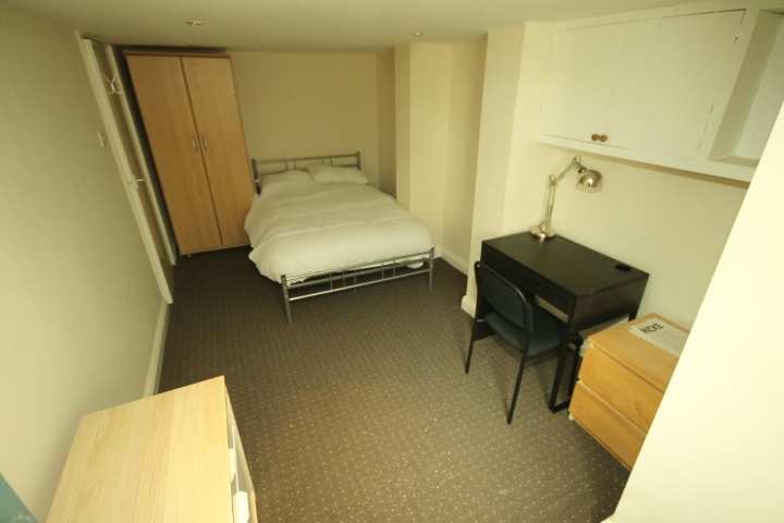 Room 1 (2)