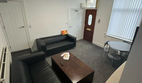 Room 4 Barras Place Leeds LS12 4JR