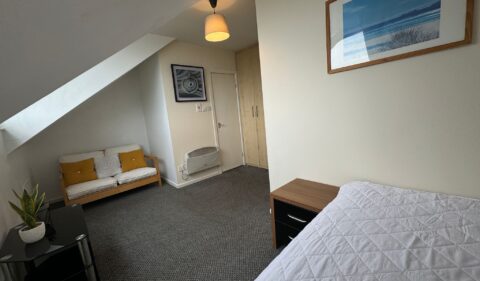 Flat 3, Irwin Approach, Halton, Leeds, LS15 0DW