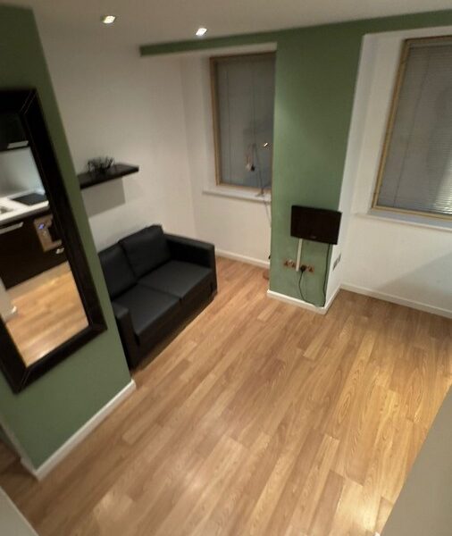 WhatsApp Image 2024-10-07 at 07.26.58 (1)