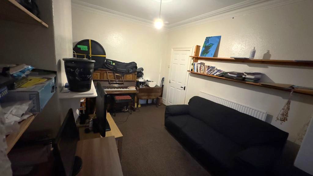 WhatsApp Image 2025-02-03 at 00.17.53 (1)