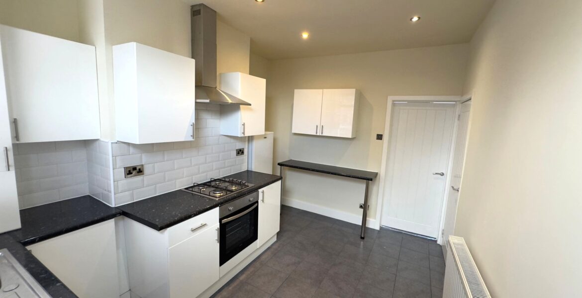 WhatsApp Image 2025-03-28 at 16.00.00 (6)