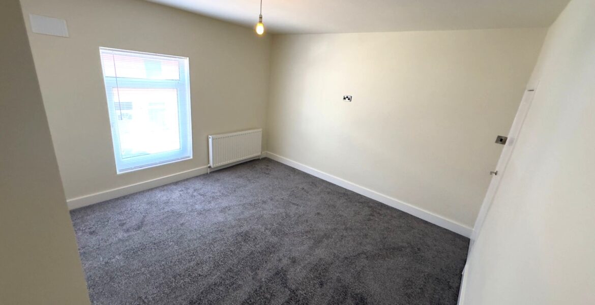 WhatsApp Image 2025-03-28 at 16.00.11 (1)