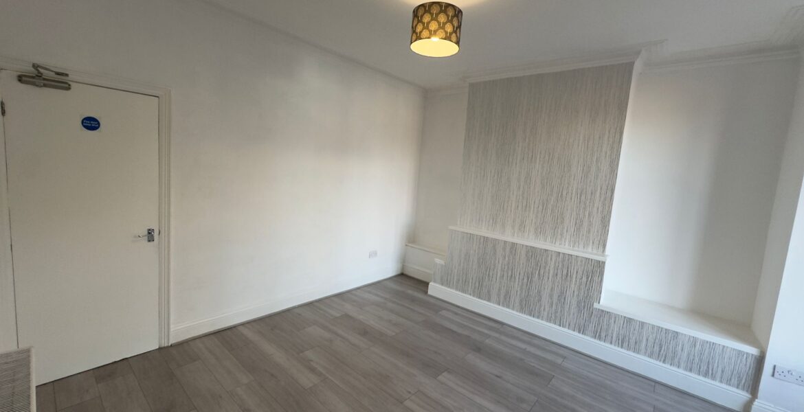 WhatsApp Image 2025-06-23 at 01.20.49 (4)