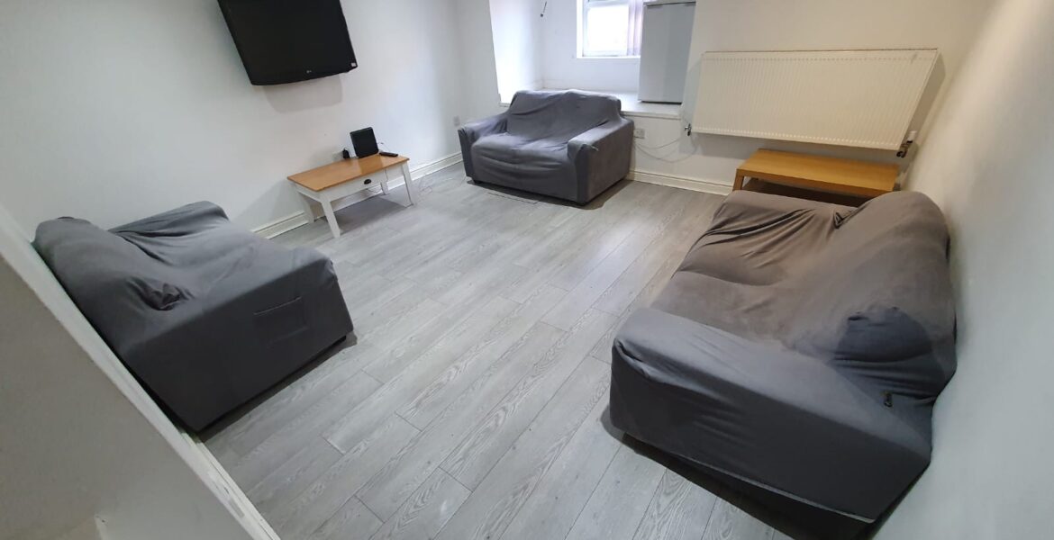 WhatsApp Image 2025-06-30 at 16.01.38 (1)