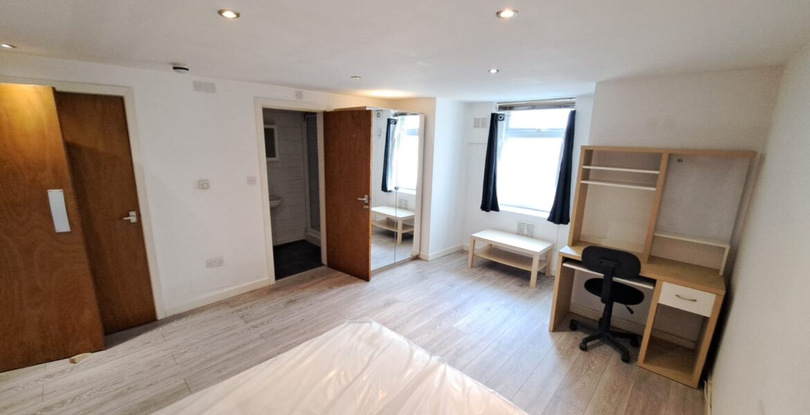 WhatsApp Image 2025-07-02 at 13.39.17 (4)