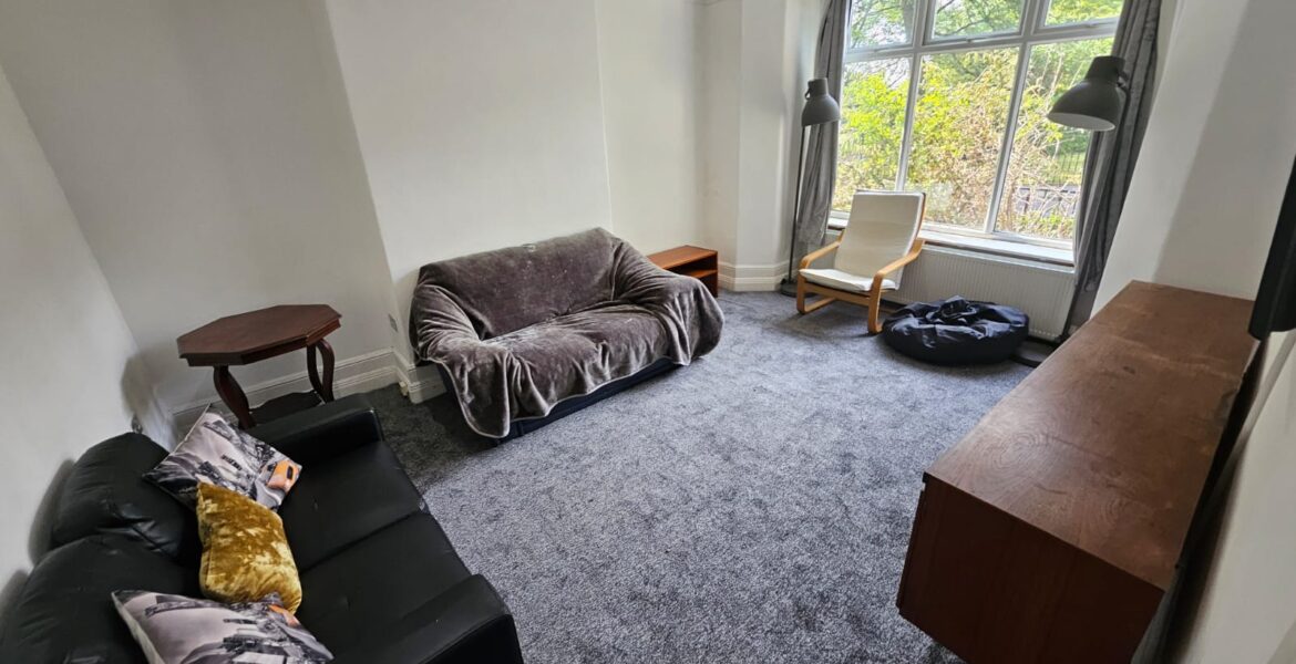 WhatsApp Image 2025-10-03 at 12.05.51 (1)