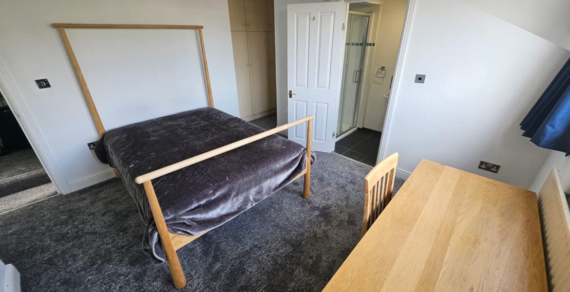 WhatsApp Image 2025-10-03 at 12.06.40 (2)