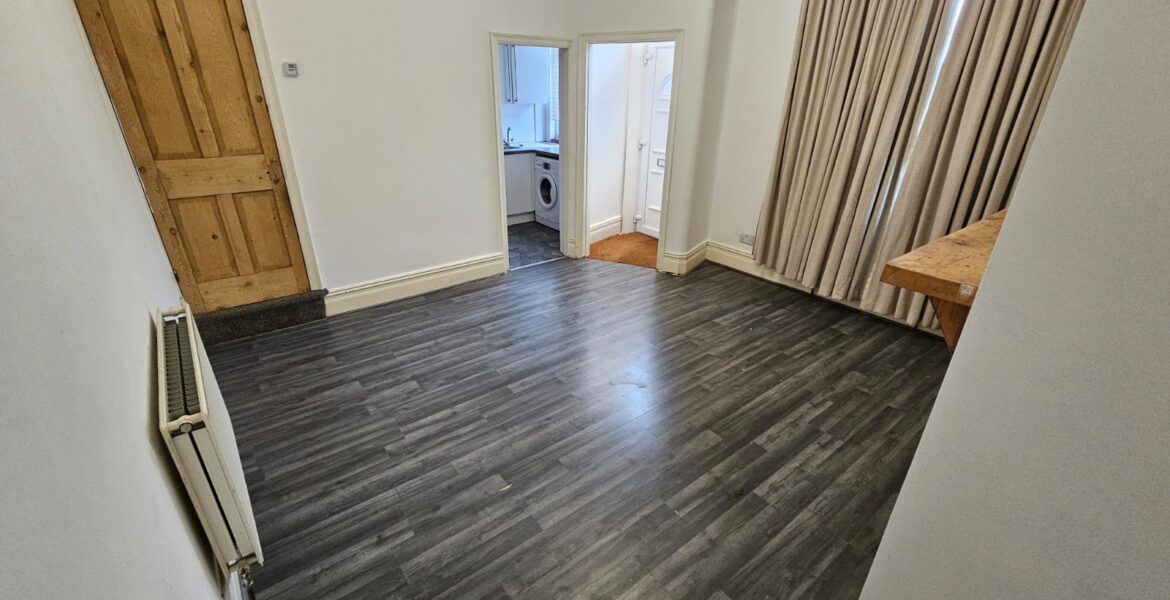 WhatsApp Image 2025-10-21 at 10.46.01 (1)