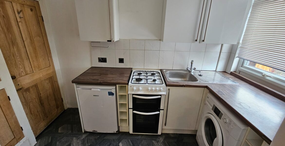 WhatsApp Image 2025-10-21 at 10.46.03 (2)