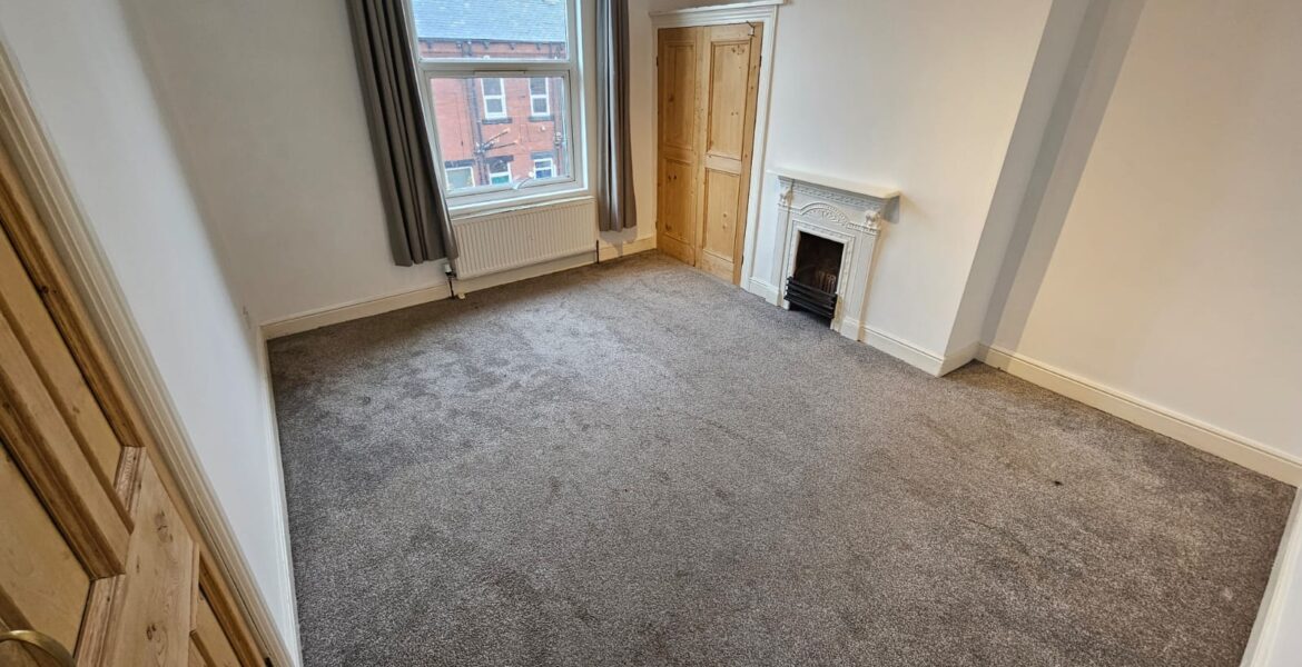 WhatsApp Image 2025-10-21 at 10.46.06 (1)