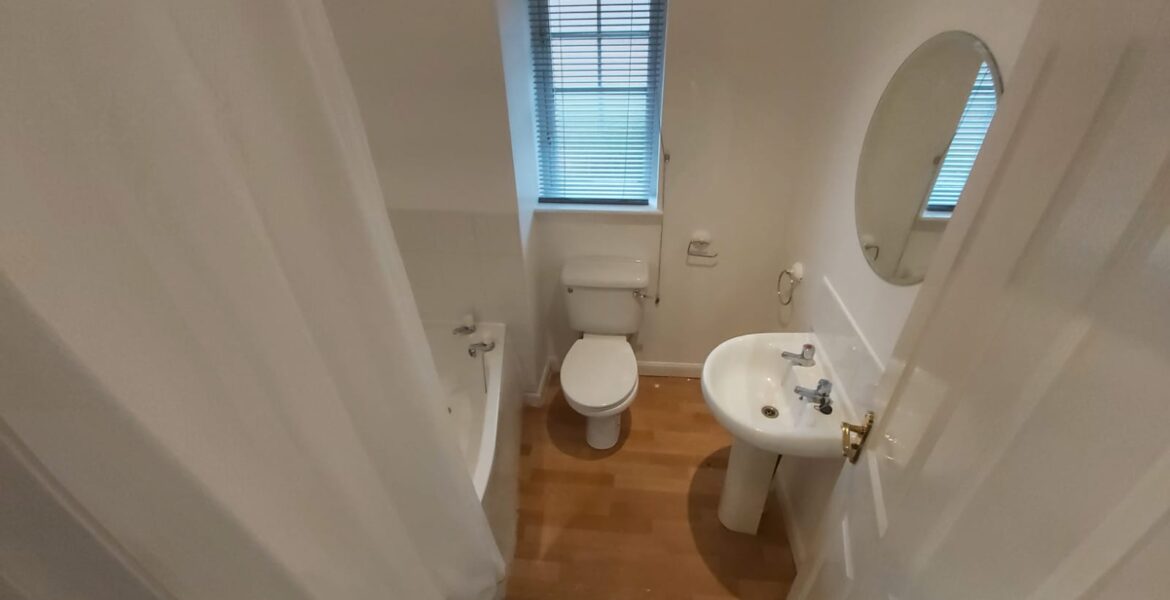 WhatsApp Image 2025-12-18 at 10.37.26 AM (4)