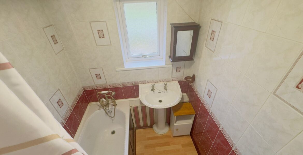 WhatsApp Image 2025-12-31 at 05.32.52