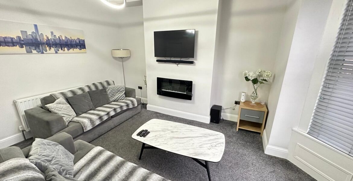 d09ba242-cc64-4eea-b863-7c5505383f61