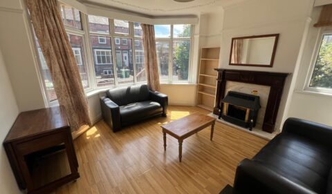 Newport Mount, Headingley, Leeds, LS6 3DB